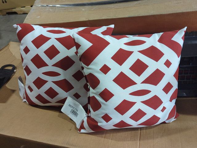 Lot 96-193488 - Jordan Manufacturing 16 in. L x 16 in. W x 4 in. T Square Outdoor Throw Pillow New