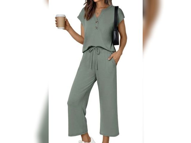Lot 96-232648 - Sunbs Two Piece Lounge Set for Women Size: XL New