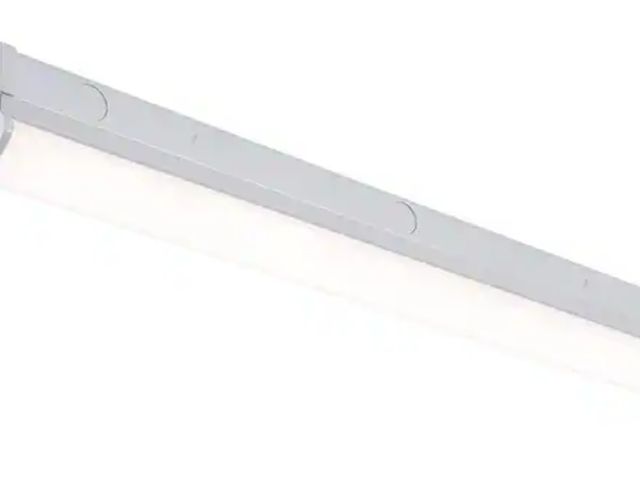 Lot 96-181865 - Commercial Electric
2 ft LED Garage Workshop Ceiling Strip Light Fixture Shop Light Hardwire 1800 Lu...