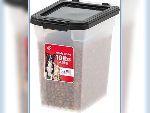 Lot 96-178156 - IRIS USA Dog Food Storage Container, 10 Pound, Airtight Seal and Buckle, Easy 1 Hand Opening Hinged ...
