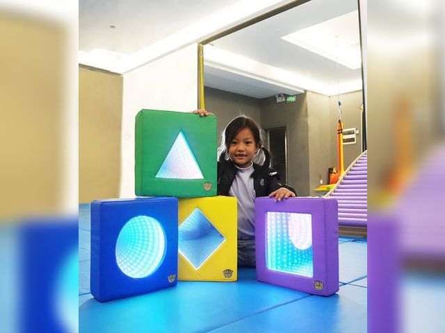 Lot 96-166773 - 4-Piece Soft Play Sensory Infinity Tunnel Mirrors – Illuminated Mirrors with 69 Dynamic Mood Lights,...