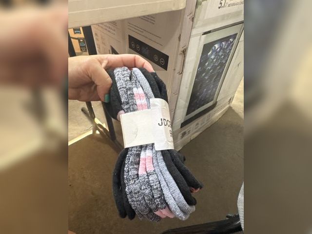 Lot 96-164599 - Women’s Socks 5 Pack
New
