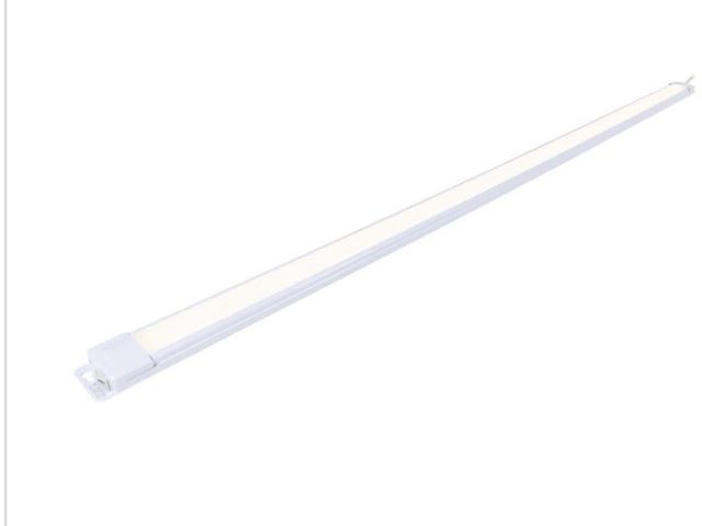 Lot 96-211938 - ULTRA PROGRADE EZ Link Linkable Plug-in 48 in. LED White Under Cabinet Light
New