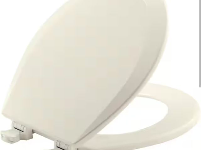 Lot 96-163420 - BEMIS Round Enameled Wood Removes for Easy Cleaning Toilet Seat in Biscuit New