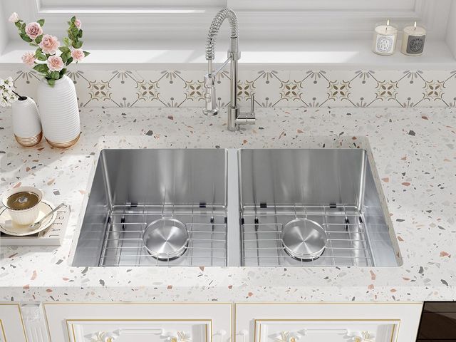 Lot 96-187664 - Rhbamoa 30 Inch Double Bowl Kitchen Sink Undermount,16-GaugeT304 Stainless Steel Kitchen Sink,50/50 ...