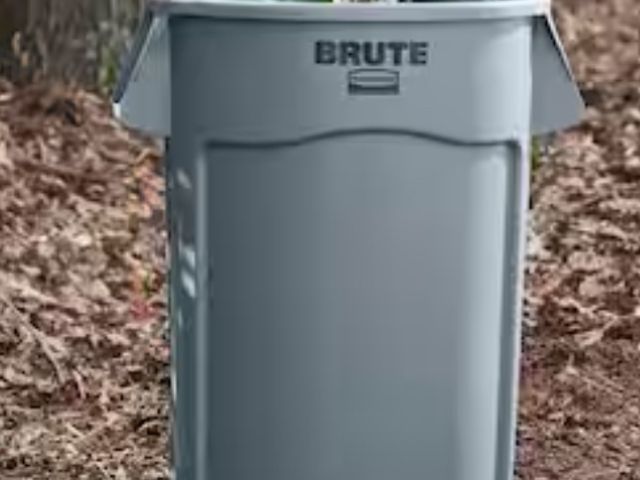 Lot 96-162295 - Rubbermaid Commercial Products
BRUTE 44 Gal. Grey Vented Plastic Outdoor Trash Can
New