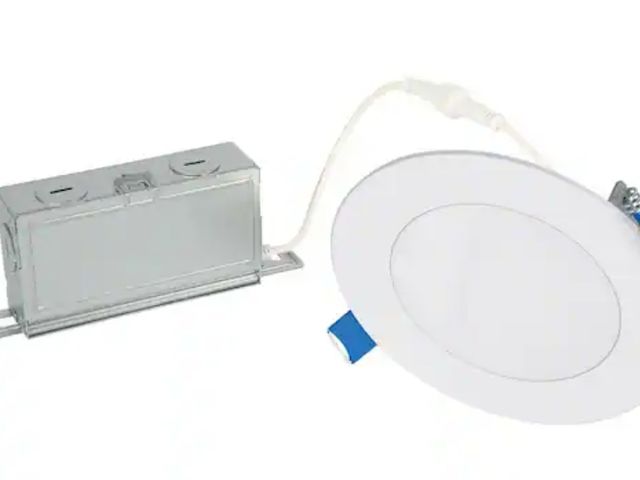 Lot 96-163465 - HALO
HLBSL 4 in. Can Less Integrated LED, 600 Lumens, 5CCT, White
New