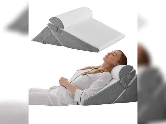 Lot 96-189989 - Bedluxe Wedge Pillow Headboard, 3PCS Orthopedic Bed Wedge Pillows Set for After Surgery, Adjustable ...