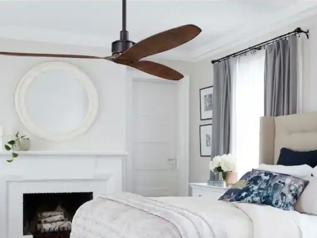 Lot 96-165184 - Lucci Air
Viceroy 52 in. Oil Rubbed Bronze and Dark Koa Ceiling Fan
Appears Unused Open Box
Msrp $39...