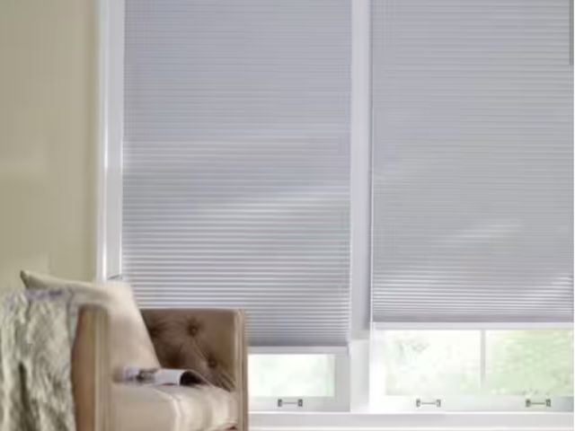 Lot 96-174097 - Home Decorators Collection
Shadow White Cordless Blackout Cellular Shades for Windows - 44.5 in. W x...