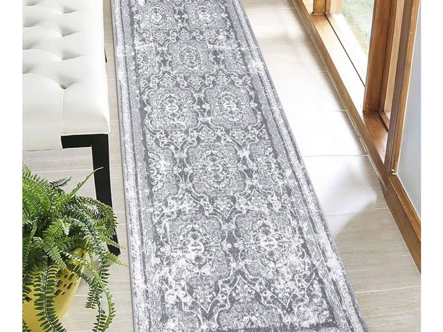 Lot 96-188903 - Runner rug, approx 2x5.5’, used