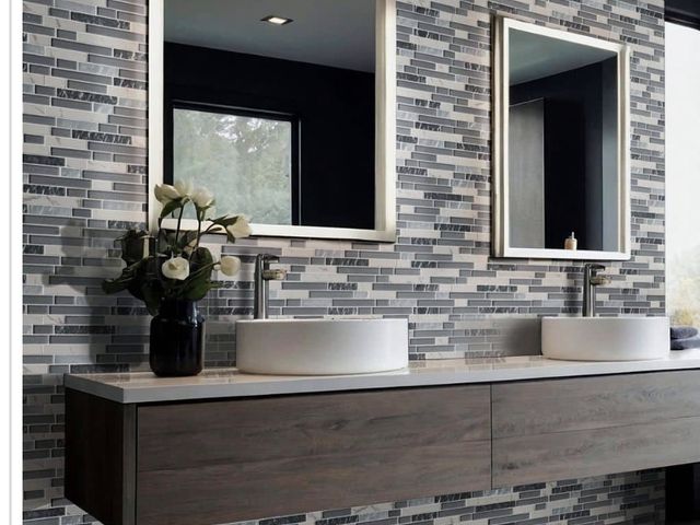 Lot 96-222207 - 10 packs of MSI Whistler Ice Interlocking 12 in. x 12 in. × 0.31 in. Glass/Stone Mesh-Mounted Mosaic...