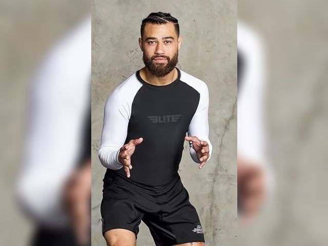 Lot 96-180210 - Elite Sports Men's Rash Guard
Jiu Jitsu BJJ, Long Full Sleeve, Compression Shirt, for Sports, Nogi T...