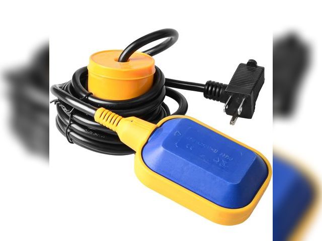 Lot 96-211247 - Universal Tethered Float Switch With Counterweight - 15A, 110250V AC, Piggyback Style Plug, 10 Feet ...