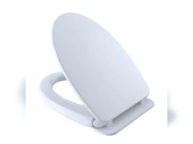 Lot 96-173803 - TOTO
SoftClose Elongated Toilet Seat
New