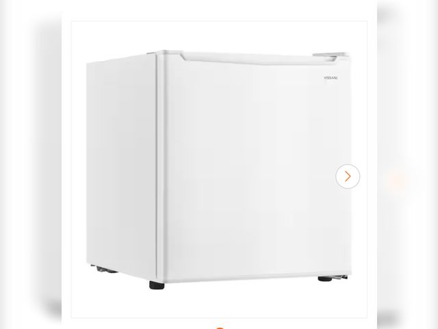 Lot 96-162133 - Vissani 1.7 cu. ft. Mini Refrigerator in White, ENERGY STAR New MSRP $119