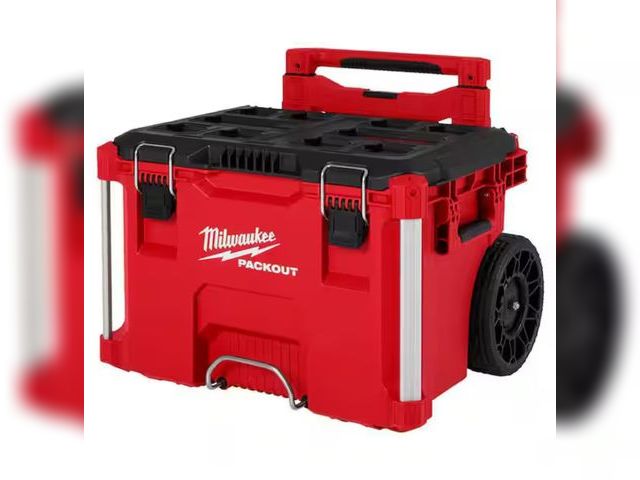Lot 96-181122 - Milwaukee
PACKOUT 22 in. Rolling Modular Tool Box Low Profile Handle
Lightly used 
MSRP $169.00
