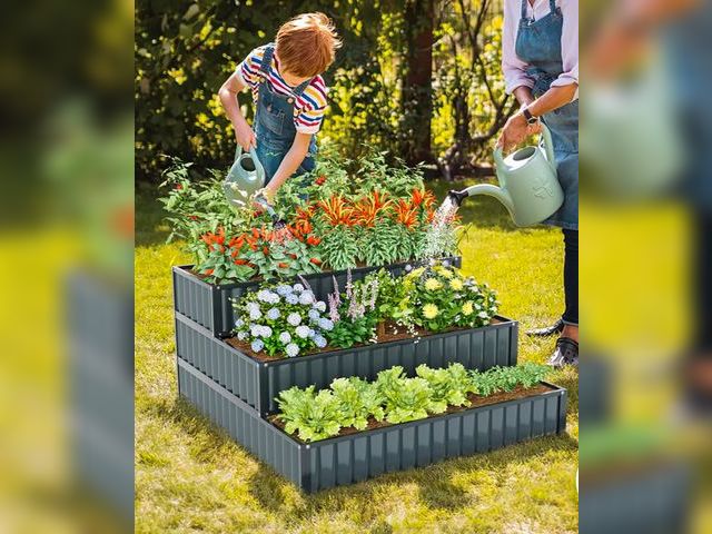 Lot 96-192331 - Giantex 3 Tier Raised Garden Bed
New