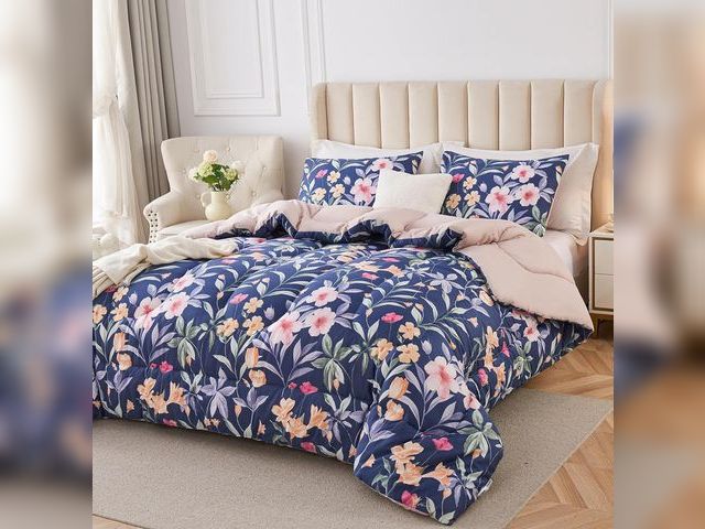 Lot 96-170377 - Comforter Set Queen Size, Bedding Set 3Pcs 100% Cotton Comforter Botanical with Leaves and Flower, R...