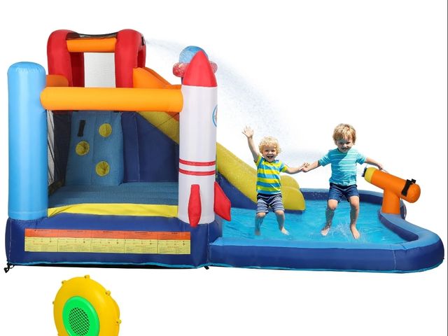 Lot 96-160382 - Qaba 5 in 1 Inflatable Bounce House, Water Slide with 550W Blower, Splash Pool, Trampoline, Climbing...