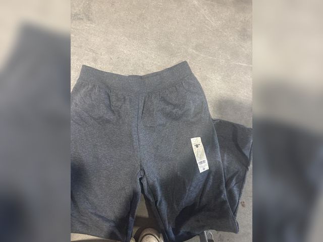 Lot 96-167327 - Bobbie Brooks Women’s Charcoal Sweatpants 
Size M
New