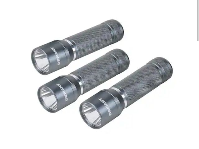 Lot 96-214242 - Defiant 300 Lumen Aluminum LED Flashlight 3-Pack New