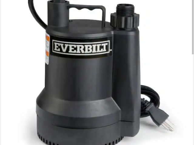 Lot 96-212041 - Everbilt 1/6 HP Plastic Submersible Utility Pump Lightly used Untested