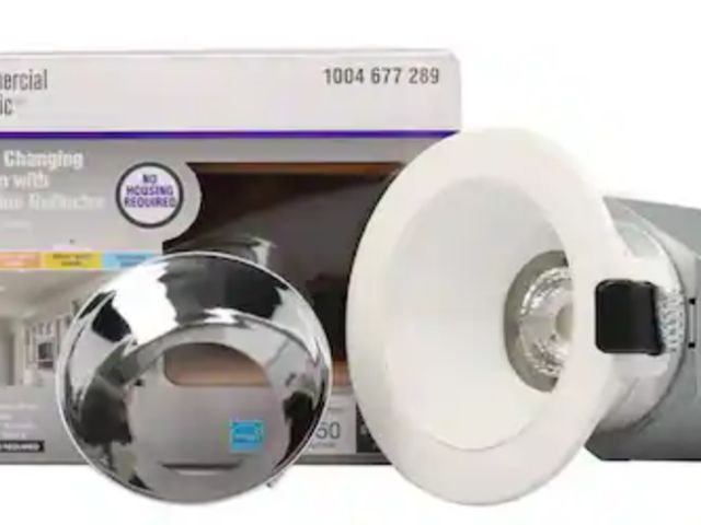 Lot 96-213908 - Commercial Electric
3in. Integrated LED Canless Recessed Light with White Trim, Silver and White Ref...