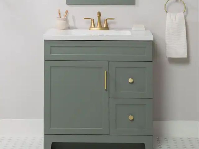 Lot 96-183158 - Glacier Bay
Chasbury 31 in. Single Sink Palm Green Bath Vanity with White Cultured Marble Top (Assem...
