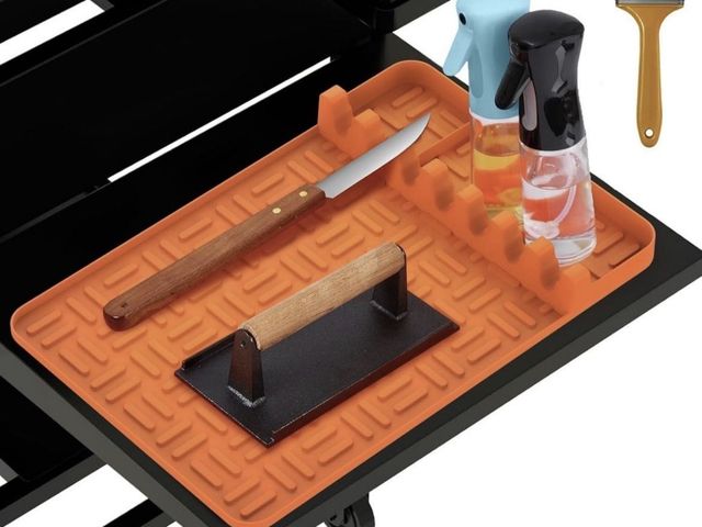 Lot 96-198746 - Silicone Griddle Tools Mat for Blackstone,Spatula Mat with Drip Pad Grill Mat,Side Shelf Mat for Bla...