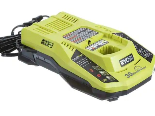 Lot 96-165784 - RYOBI
ONE+ 18V Dual Chemistry IntelliPort Charger
NO Box / Appears Unused