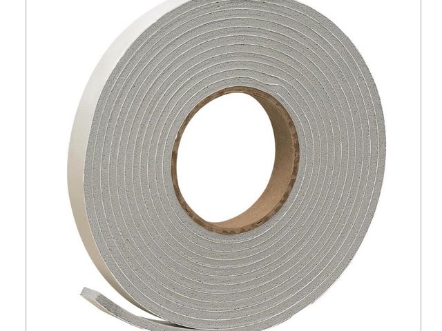 Lot 96-179245 - 5 Pack Frost King 3/4 in. x 3/16 in. 17 ft. Grey Vinyl Foam Weather-Seal Self-Stick Tape New