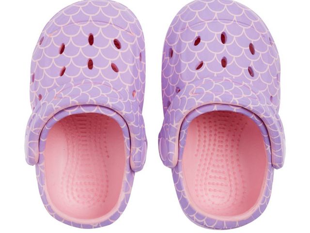 Lot 96-164119 - Solid Mermaid Clog Flat Sandals, Size small toddler 5/6
New