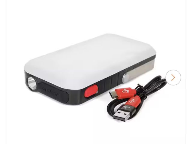 Lot 96-213978 - Husky 800 Lumen Rechargeable Work Light + 10,000mAh Power Bank New