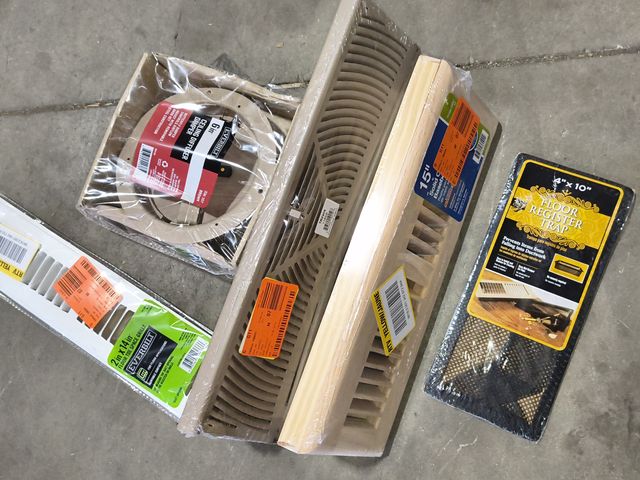 Lot 96-232594 - Lot of 5 floor pieces  Vents etc  New