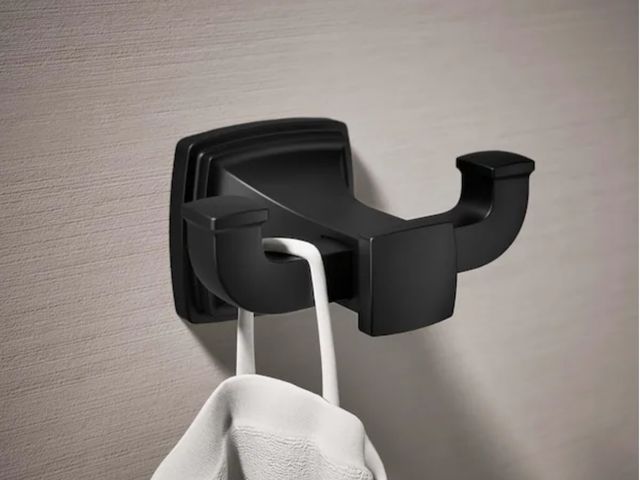 Lot 96-191863 - KOHLER
Riff J-Hook Double Robe/Towel Hook in Matte Black
New