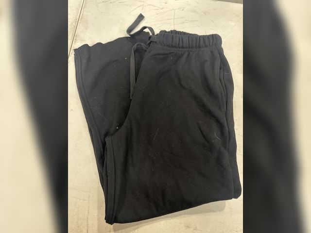 Lot 96-166523 - Black Sweatpants Size Medium
New