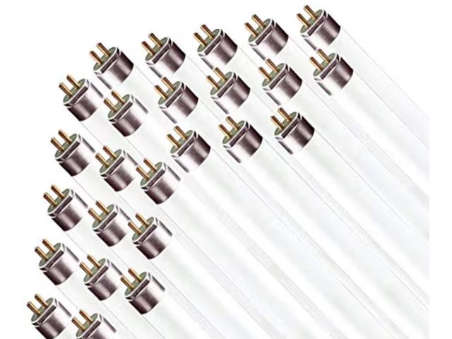 Lot 96-177129 - Circle - 17 Pack of Daylight Linear Fluorescent T8 Bulbs F32T8/SP865, 32W, 6500K, 48 inches New