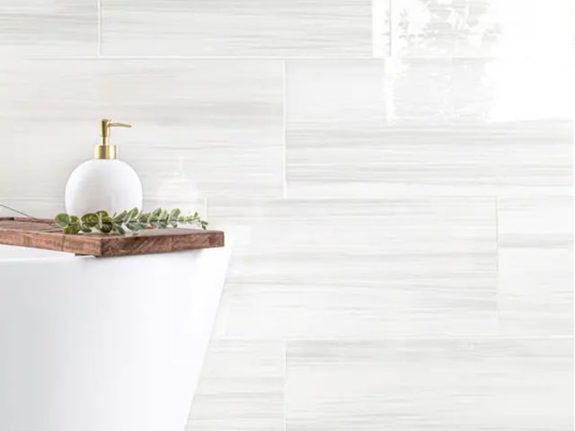 Lot 96-210584 - Approximately 480 ft² Bianco Dolomite Polished White Marble Look Porcelain Tile 12 in. x 24 in., Flo...