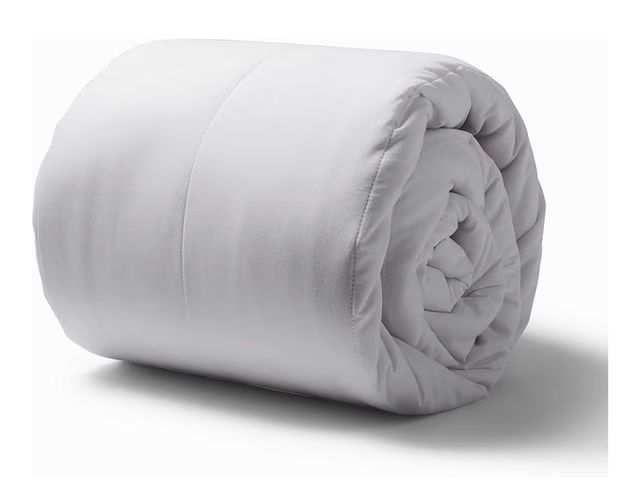 Lot 96-180384 - Appears to be a Sinweek Mattress Topper Pad 
size unknown 
new, some dirt from holes in packaging