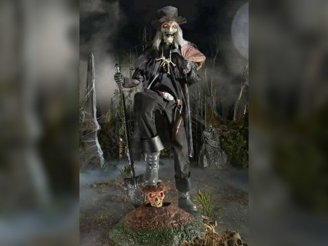 Lot 96-182498 - Home Decorators Collection 6.5 Ft Grave &amp; Bones Grave Robber
New
MSRP $249