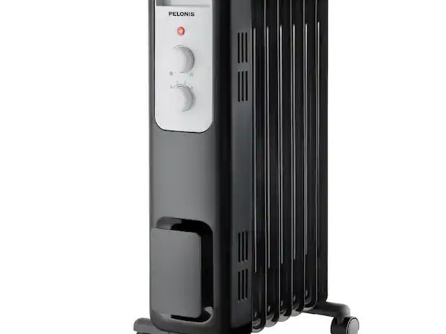 Lot 96-191407 - Pelonis 1,500-Watt Oil-Filled Radiant Electric Space Heater with Thermostat New