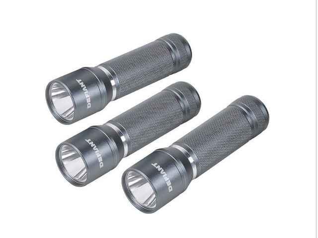 Lot 96-222031 - Defiant
300 Lumens Aluminum
Flashlight (3-Pack)
New