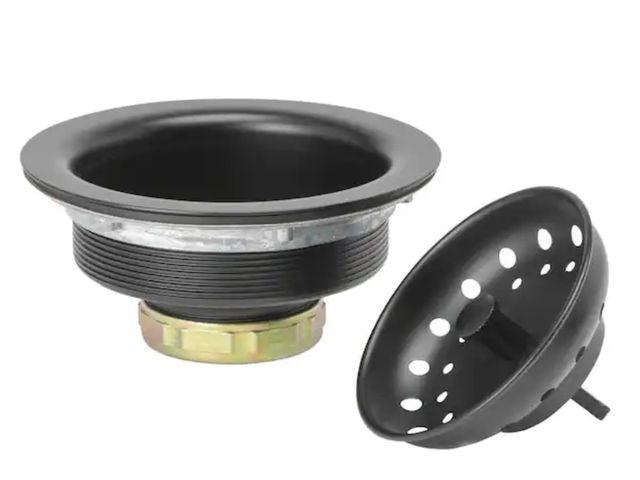 Lot 96-166796 - Glacier Bay
Fixed Post Kitchen Sink Strainer - Stainless steel with matte black finish

New