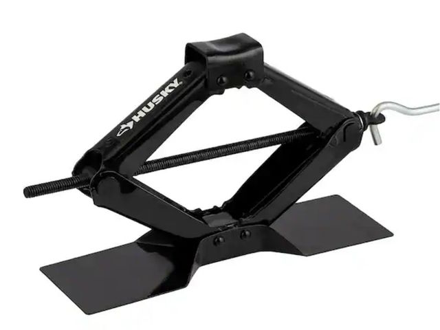 Lot 96-162179 - Husky
1-1/2 Ton Scissor Car Jack
Used Untested