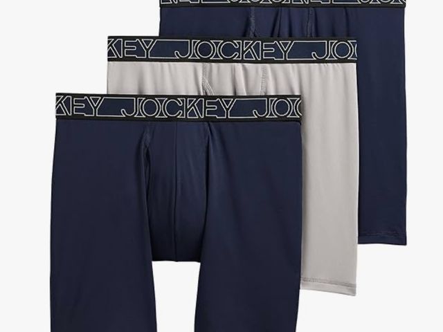 Lot 96-178804 - Jockey Men's Underwear Active Microfiber 9" Long Leg Boxer Brief - 3 Pack Medium
New