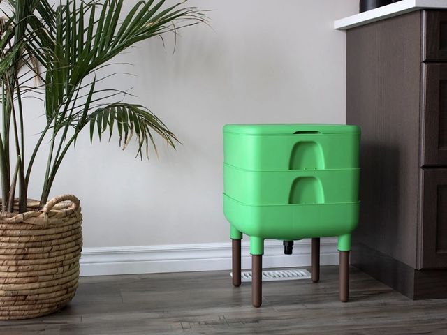 Lot 96-210516 - Hot Frog Essential Living Composter MSRP $129.99 New