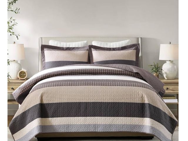 Lot 96-171354 - SahSahCasa Quilt Set Queen 

New. Actual item pattern varies from stock photo