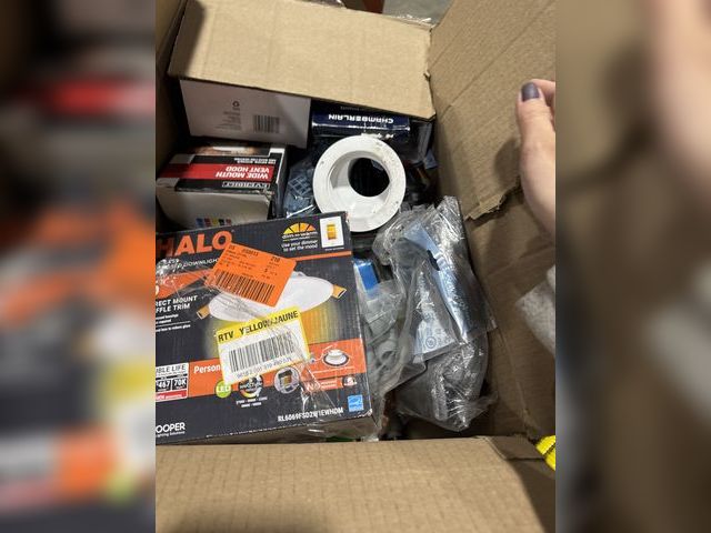 Lot 96-180234 - Mixed Box of Miscellaneous Home Depot Items