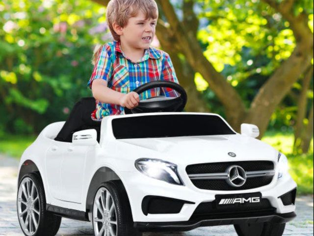 Lot 96-217089 - COSTWAY 12V Electric Kids Ride on Car With Remote Control-White
Lightly Used Untested 
Msrp $149.99